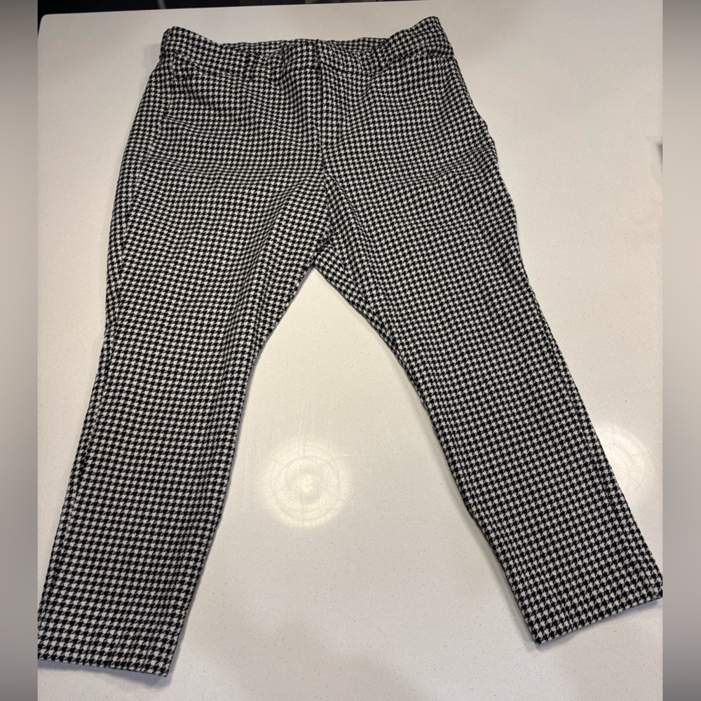 Old Navy Pixie Pants - image 6